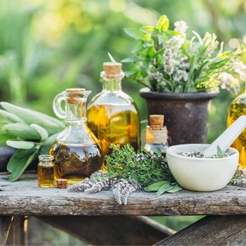What are the benefits of herbal shampoos?