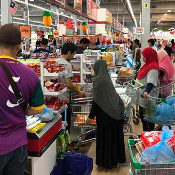 Wary consumers rein in spending